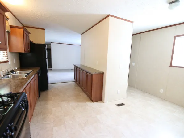 13879 Oakwood Cir #208, Grand Haven, MI 49417