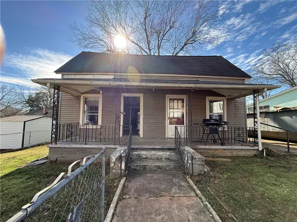 38 2nd Ave, Greenville, SC 29609