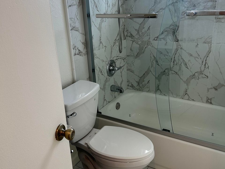 2nd image of 1629 Ottawa Ct #8