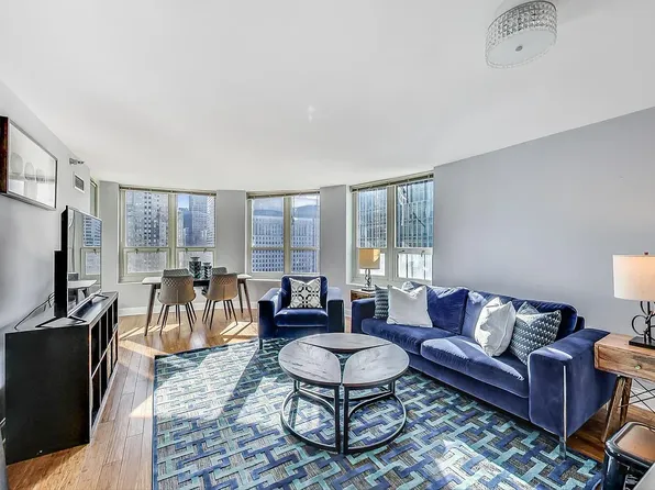 345 N La Salle Dr, Chicago, IL