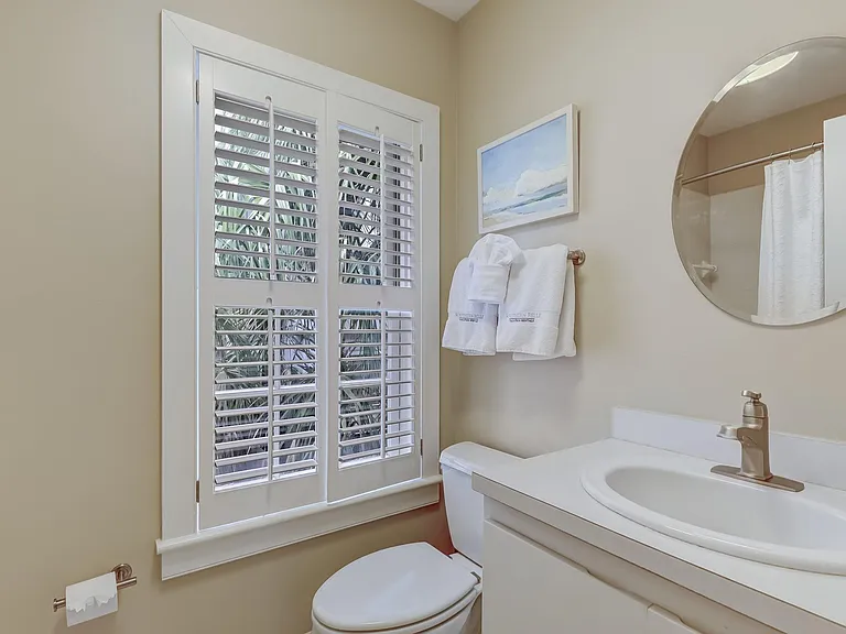 405 E Perry St — Photo 12