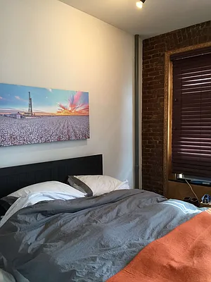 Rented by Yael Dunsky Real Estate | media 12