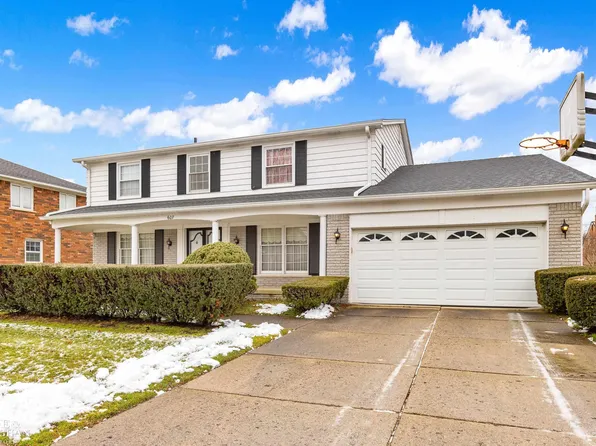 607 Canterbury Rd, Grosse Pointe Woods, MI 48236