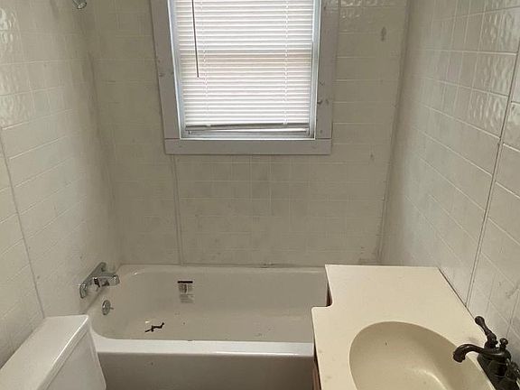 5th image of 10091 Elmira St