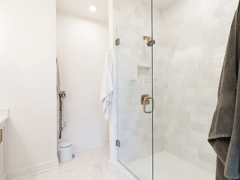 1210 Zebrawood Ct SE — Photo 9