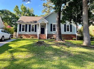 121 Coventry Lake Dr, Lexington, SC 29072