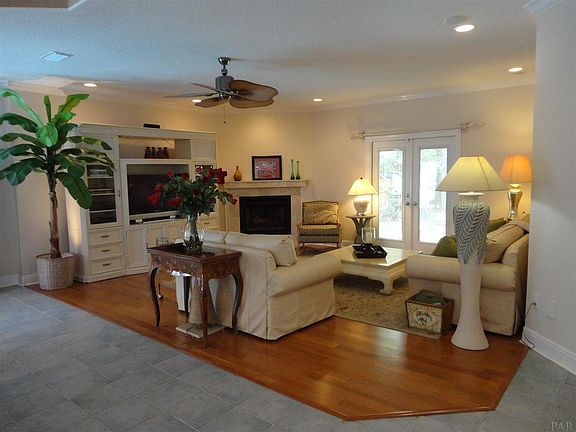 4th image of 1292 Point East Cir
