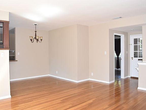 2nd image of 525 Guilford Ave