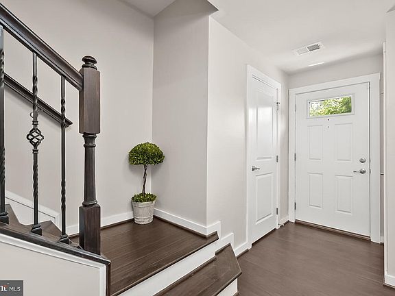 2nd image of 4200 Skyview