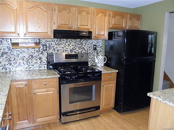 4th image of 4013 Essex Pl