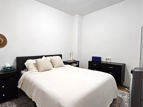 4th image of 265 W 19th St #5W