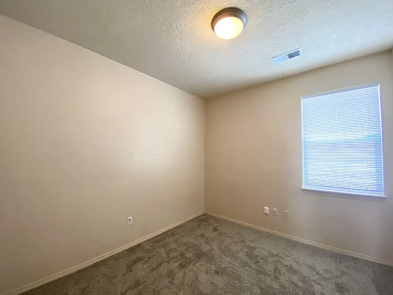1613 Veridian Dr SE — Photo 28