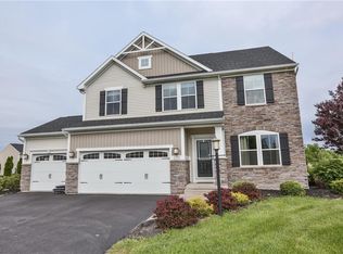1799 Spartan Dr, Farmington, NY 14425