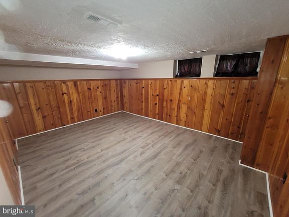 5th image of 7453 Forrest Ave