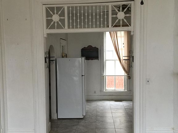 2nd image of 300 W 5th St APT 1
