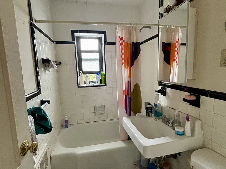 32 Harvard Ave #A — Photo 3
