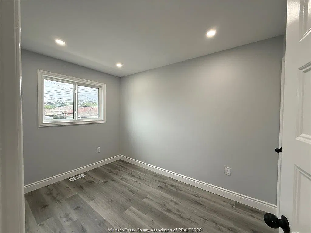 2 bed, 1070 sqft, $1,900 — Photo 4