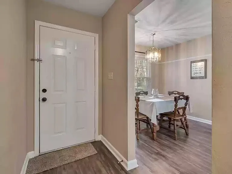 4553 Barclay Ln #C — Photo 6