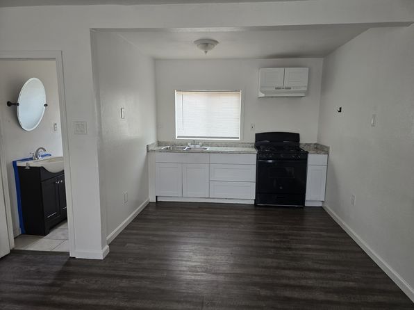 9245 Mission Blvd APT 6