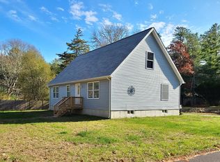 8 Crooked River Rd, Wareham, MA 02571
