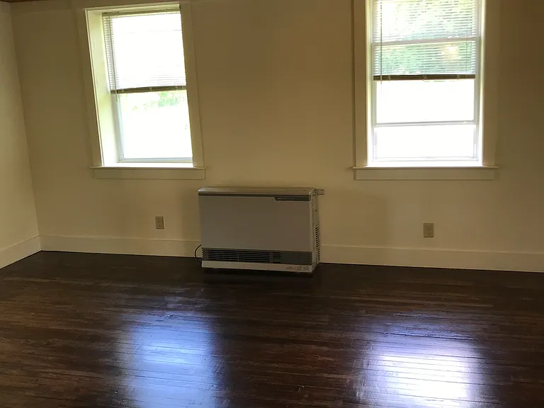 6514 Creek Rd — Photo 15