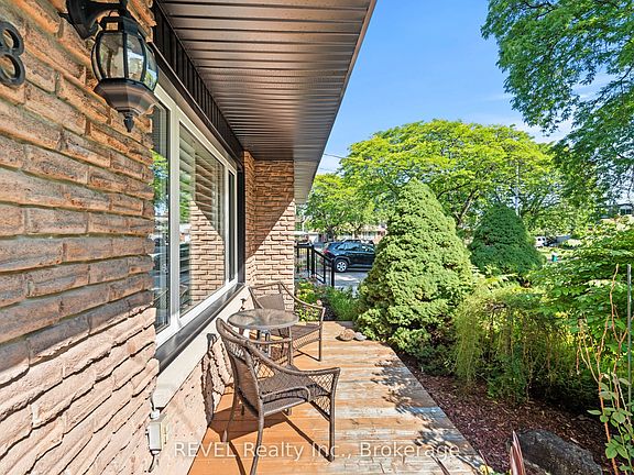 5th image of 28 Black Knight Rd
