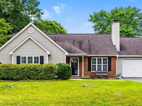 5970 Asheby Dr, Belews Creek, NC 27009