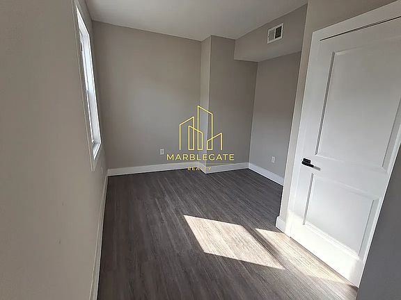 3rd image of 494 S 18th St #3A