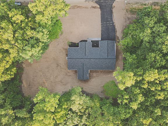 5th image of 527 Telequat Dr