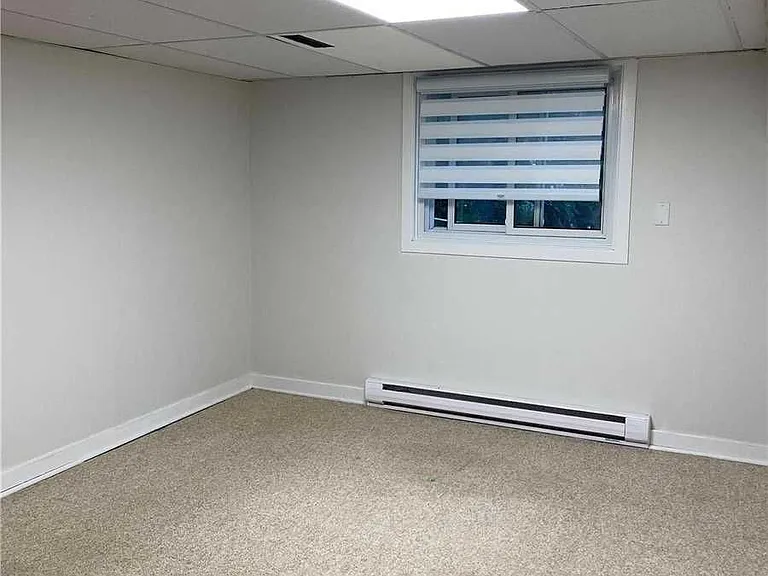 36 Eleanor Cir #LOWER — Photo 8
