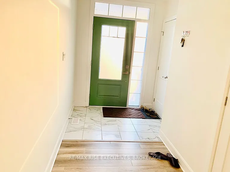 1644 Tenley Dr — Photo 2