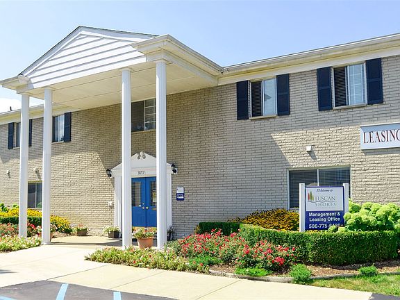 Tuscan Shores Office