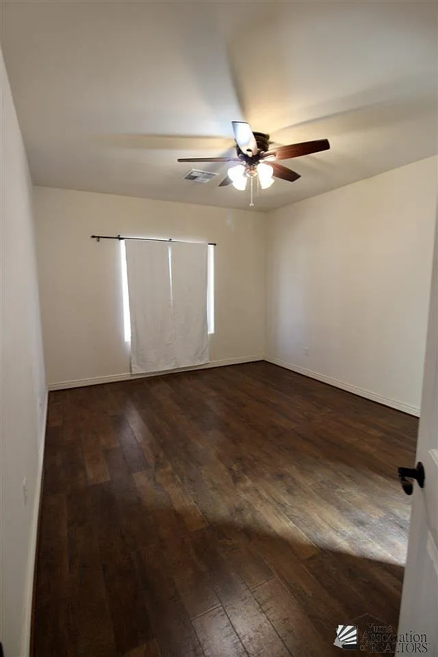 3 bed, 2.0 bath, 1564 sqft, $2,000 — Photo 4