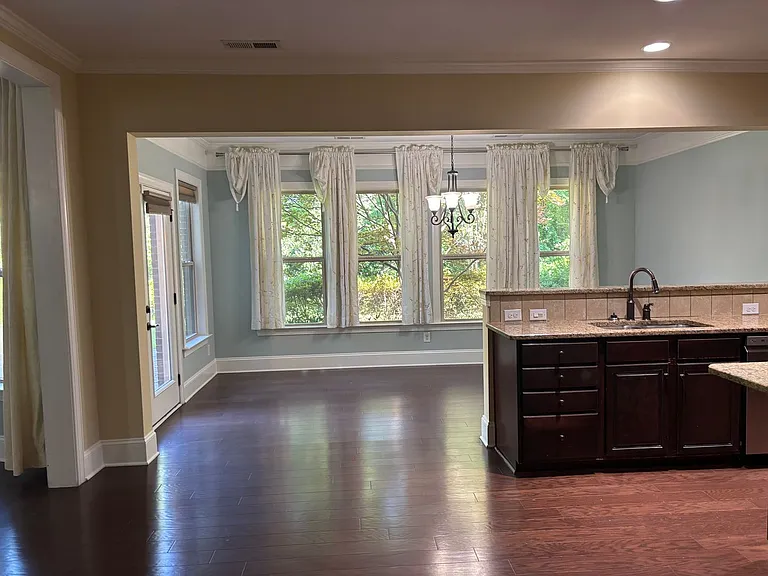8811 Tamarron Dr — Photo 18