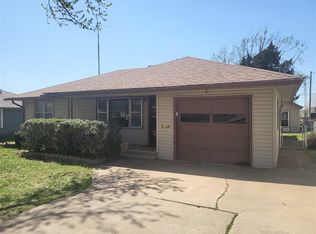 2204 John St, Ponca City, OK 74601