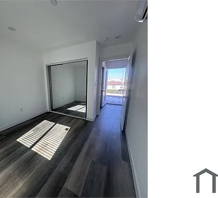 11600 S San Pedro St — Photo 5
