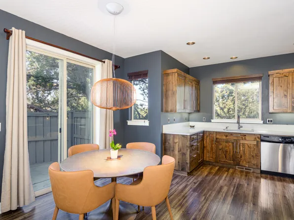 2341 NW Debron Ln, Bend, OR 97703