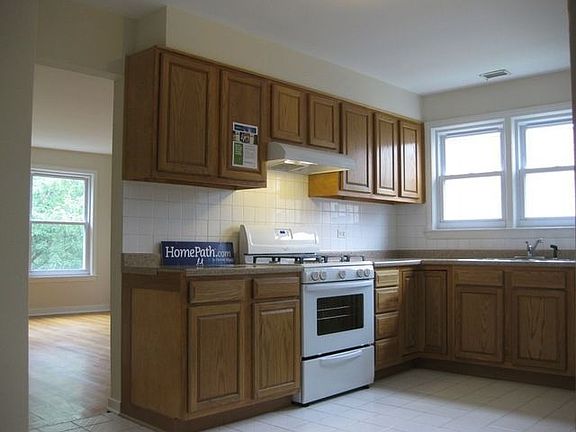 5th image of 8950 Lamon Ave #2S