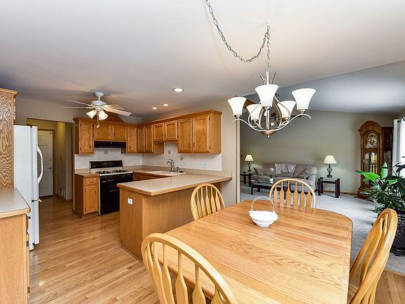 This kitchen is the perfect size and offers plenty of cabinet and counter space.
