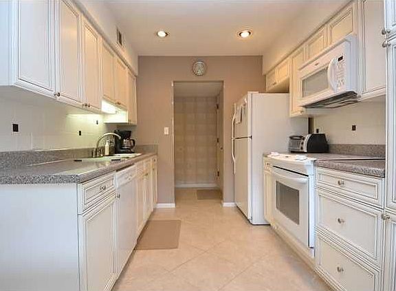 3rd image of 84 Golden Pond Cir Unit 92E