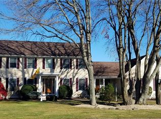 15 Alpine Estates Dr, Cranston, RI 02921