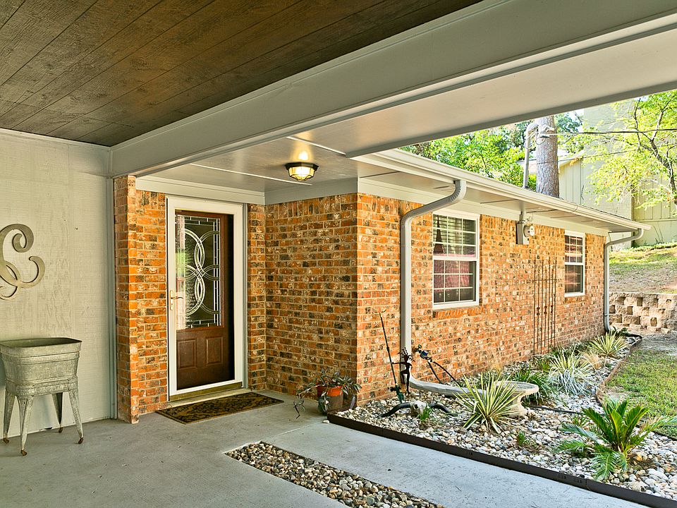 1st image of 305 Harmony Ln