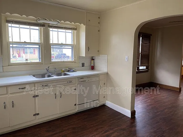 2317 Sun Valley Rd — Photo 11