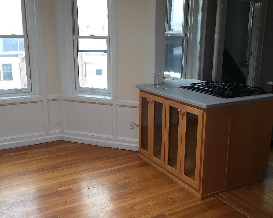 2nd image of 1202 Commonwealth Ave #2