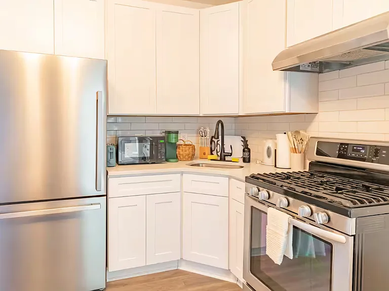 166 Elm St #1L — Photo 12