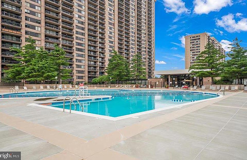 1st image of 3705 S George Mason Dr APT 1814S