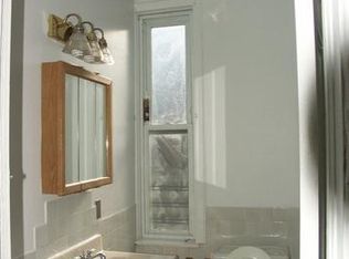 1148 W Addison St #1826, Chicago, IL 60613