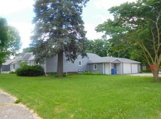 300 S Oak St, Jefferson, IA 50129