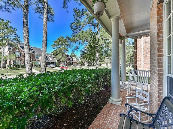 3rd image of 13702 Keneva Dr
