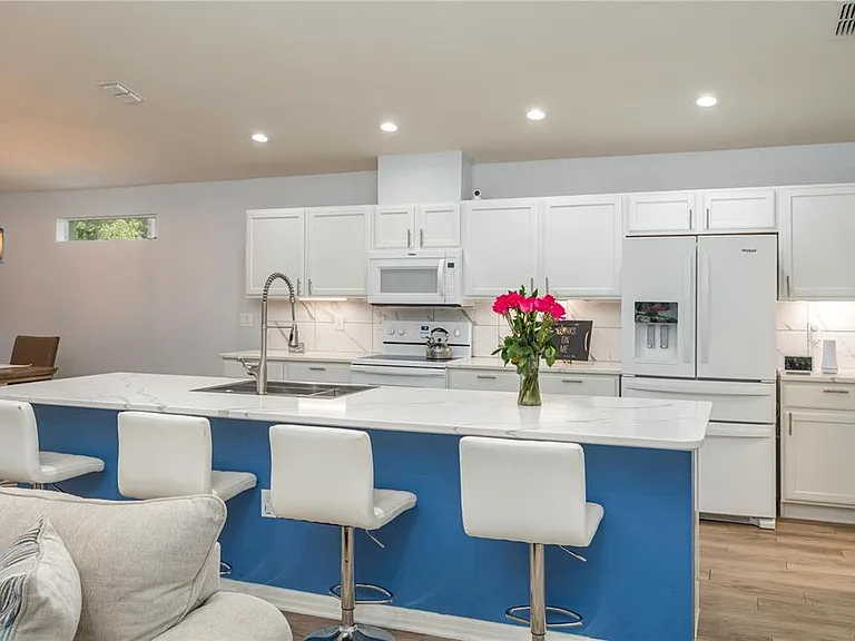501 Interlock St — Photo 13